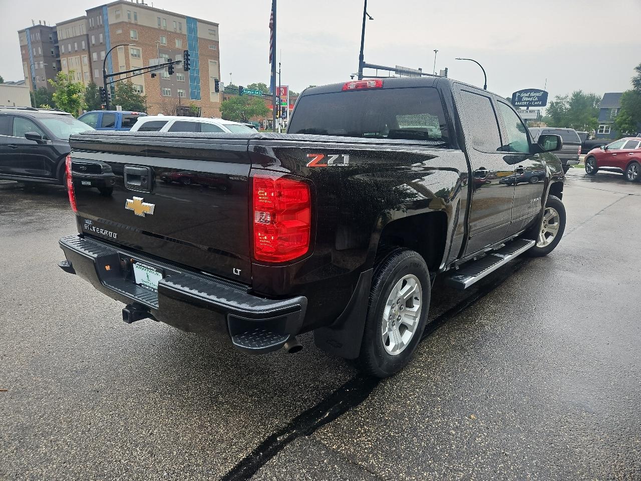 Chevrolet Silverado 1500 4WD Crew Cab 143.5" LT w/2LT 2018