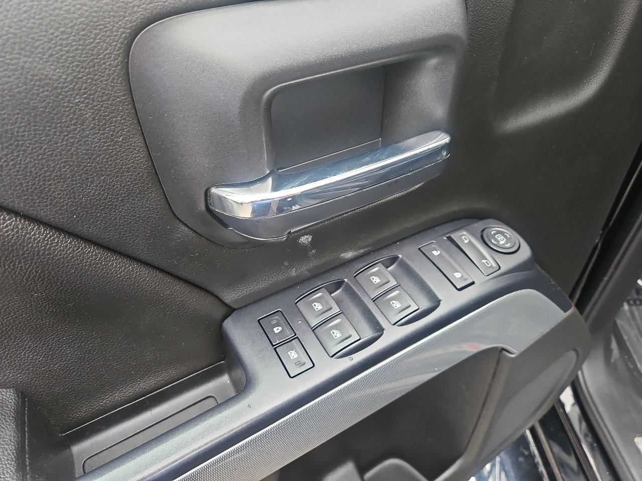 Chevrolet Silverado 1500 4WD Crew Cab 143.5" LT w/2LT 2018