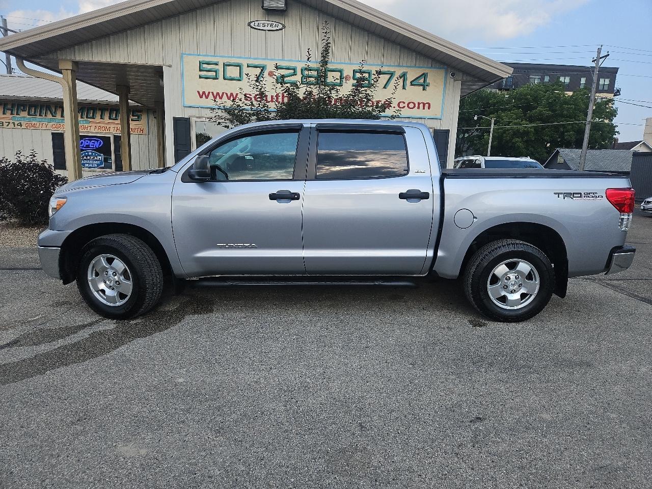 Toyota Tundra 4WD Truck CrewMax 4.6L V8 6-Spd AT (Natl) 2012