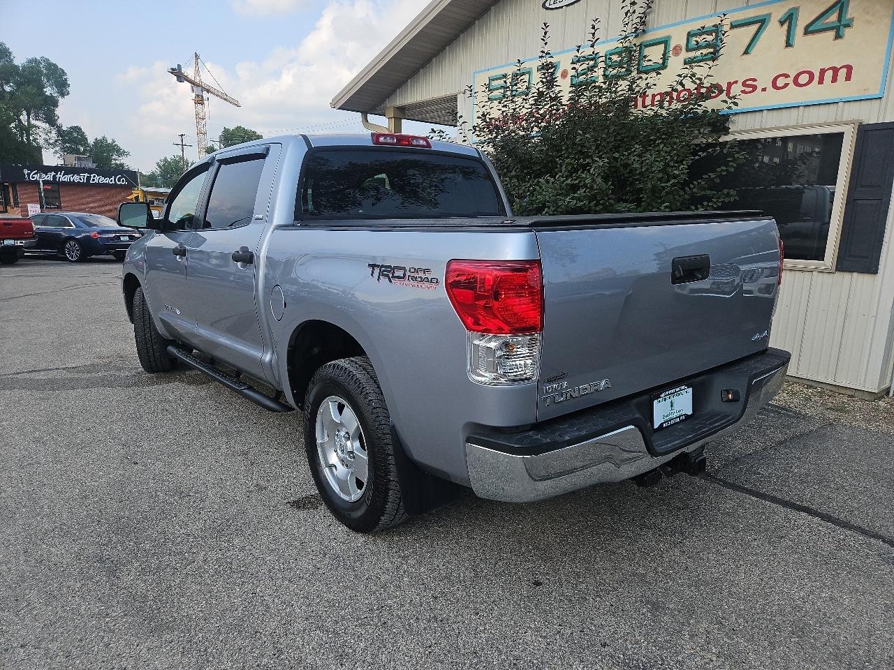Toyota Tundra 4WD Truck CrewMax 4.6L V8 6-Spd AT (Natl) 2012