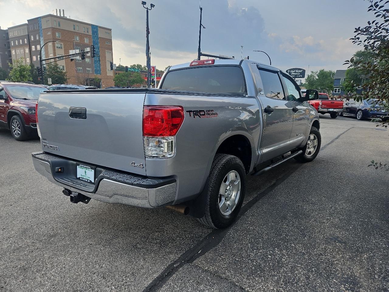 Toyota Tundra 4WD Truck CrewMax 4.6L V8 6-Spd AT (Natl) 2012