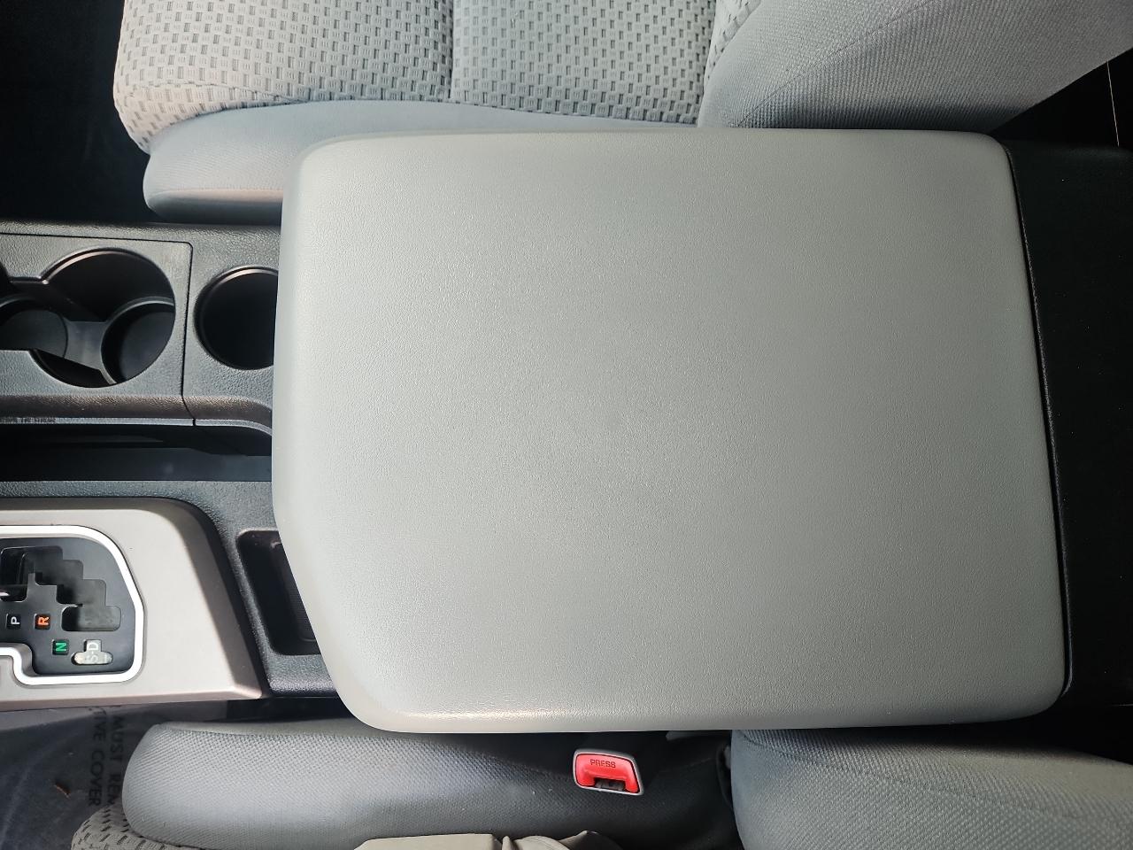 Toyota Tundra 4WD Truck CrewMax 4.6L V8 6-Spd AT (Natl) 2012
