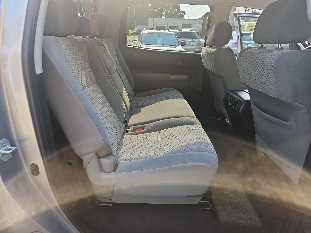 Toyota Tundra 4WD Truck CrewMax 4.6L V8 6-Spd AT (Natl) 2012