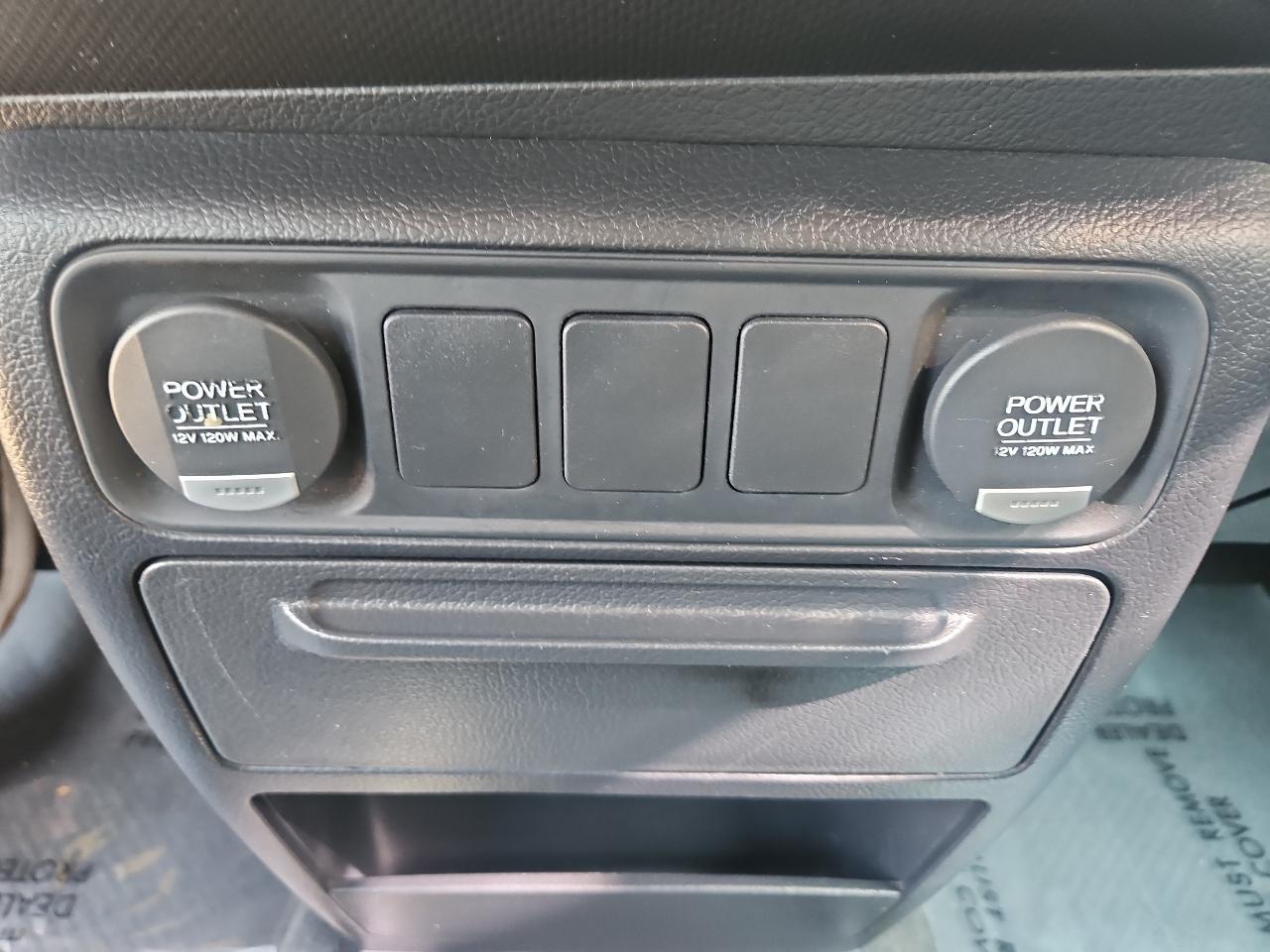 Honda Ridgeline 4WD Crew Cab Sport 2012