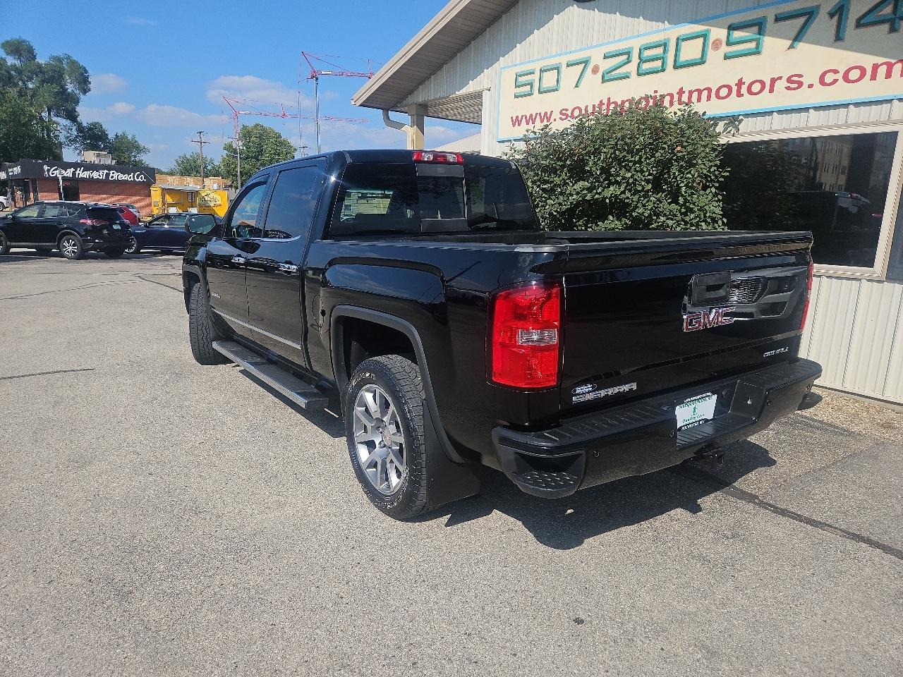 GMC Sierra 1500 4WD Crew Cab 143.5" Denali 2015