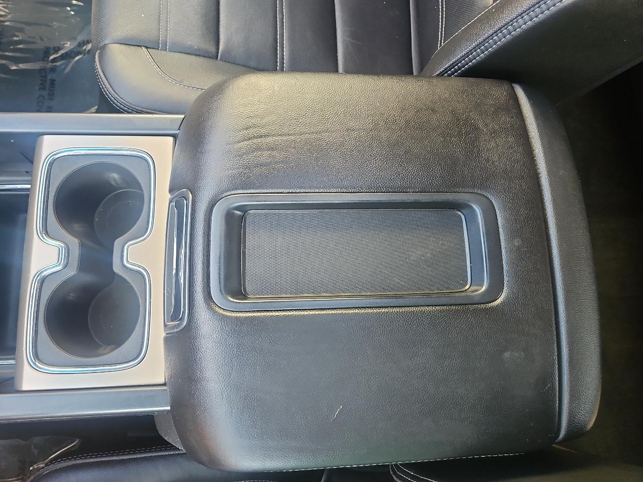 GMC Sierra 1500 4WD Crew Cab 143.5" Denali 2015