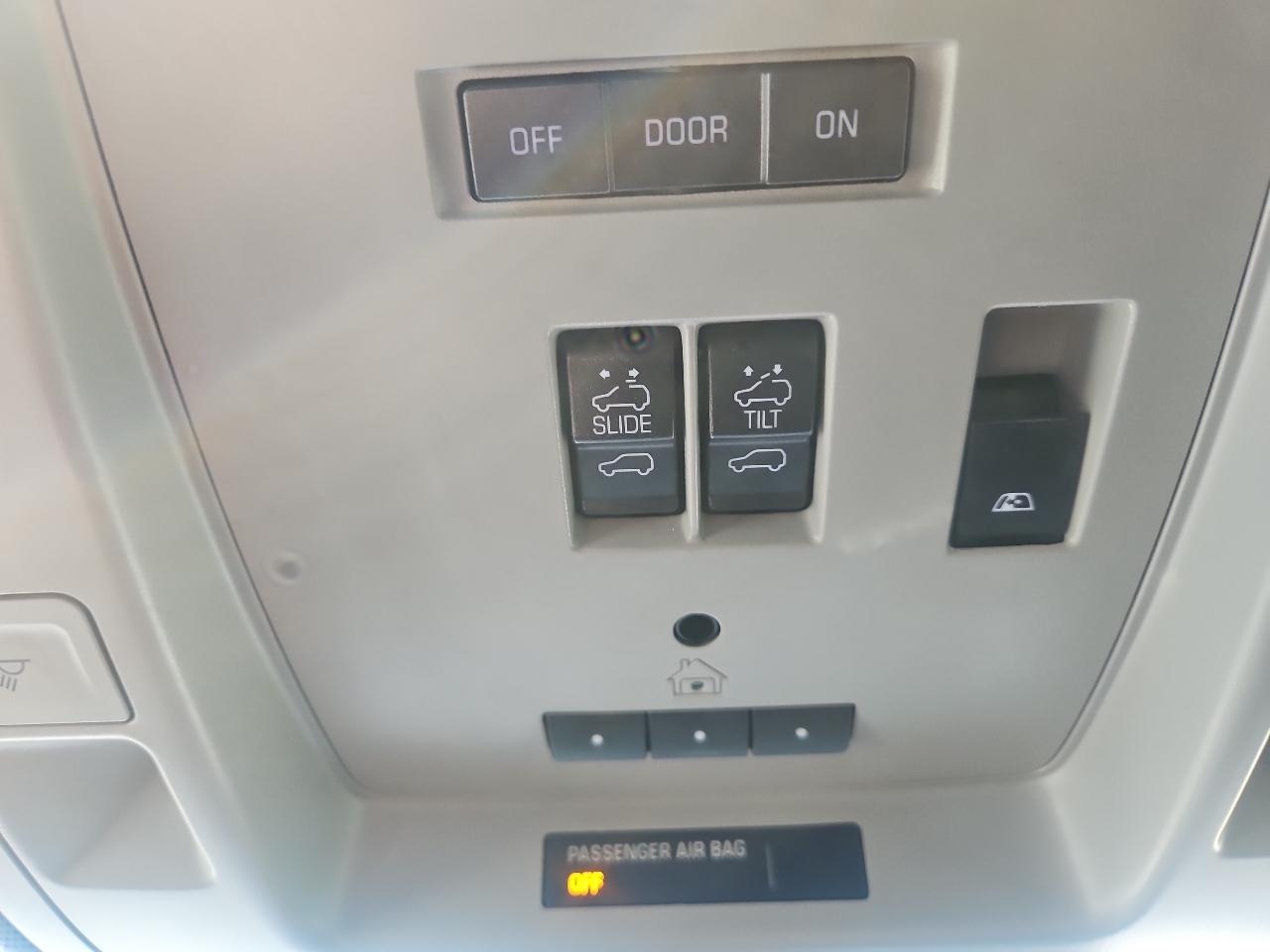 GMC Sierra 1500 4WD Crew Cab 143.5" Denali 2015