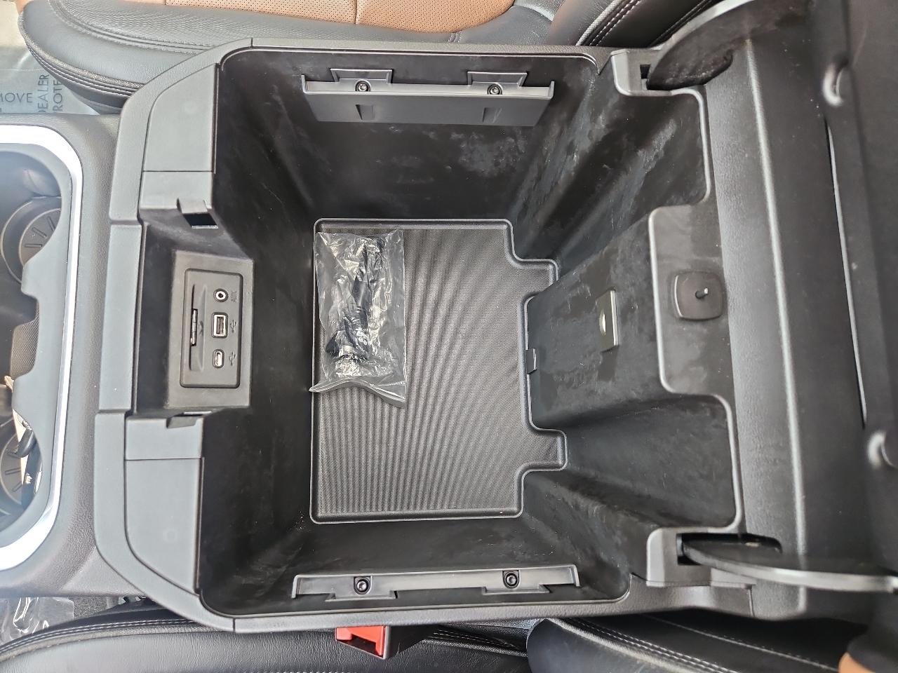 Chevrolet Silverado 1500 4WD Crew Cab 147" High Country 2019