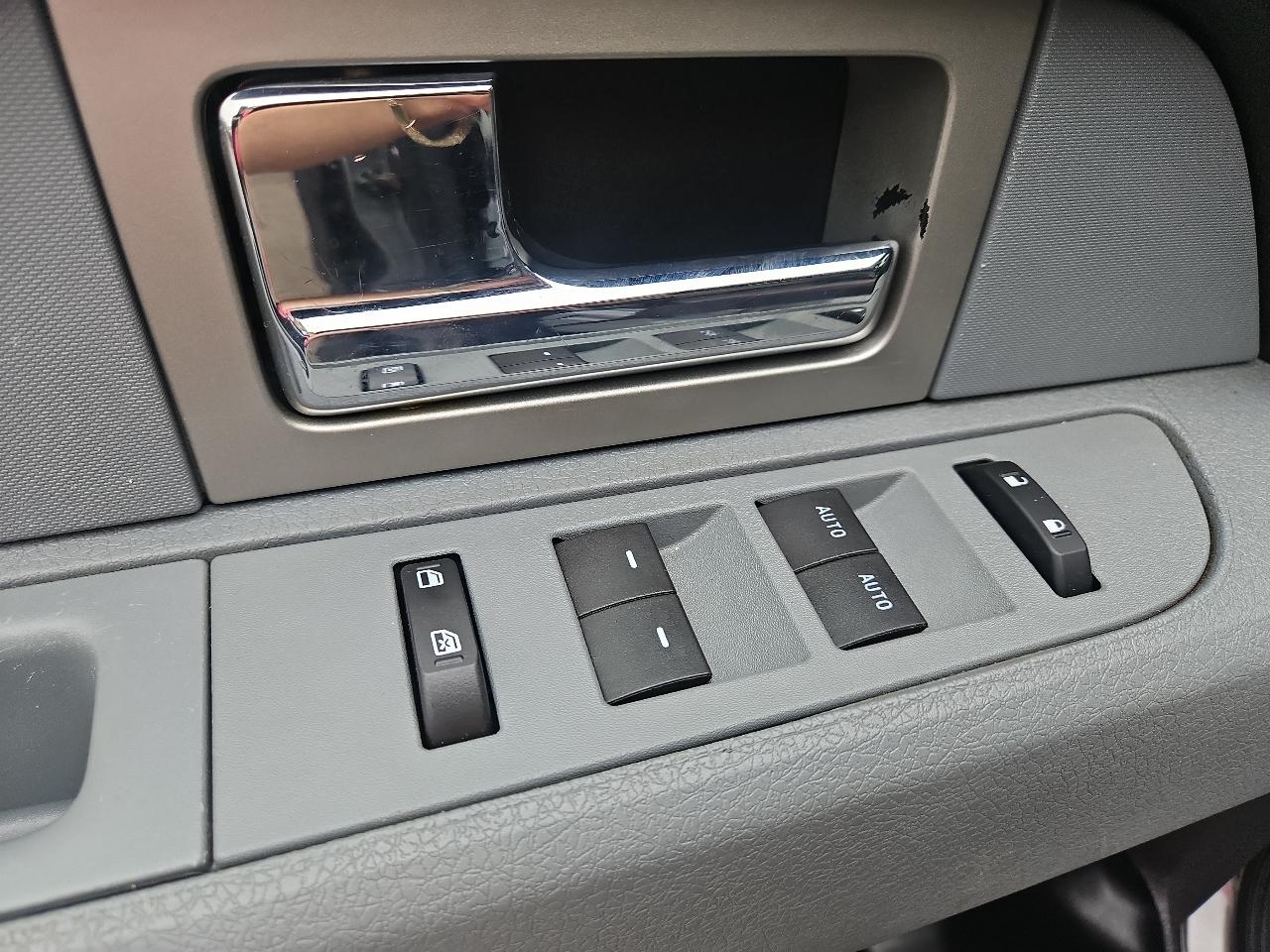 Ford F-150 4WD SuperCrew 145" Platinum 2011
