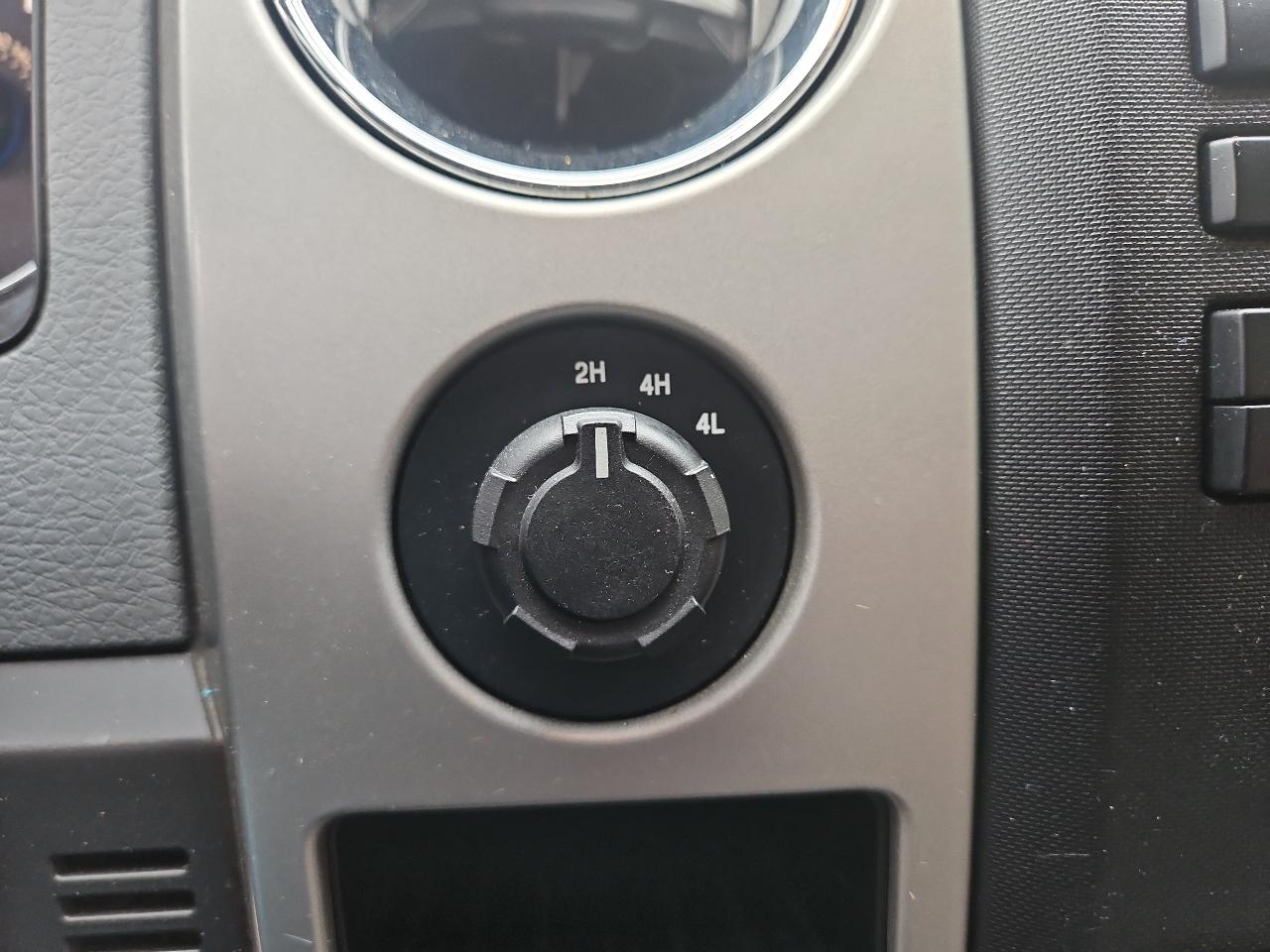 Ford F-150 4WD SuperCrew 145" Platinum 2011