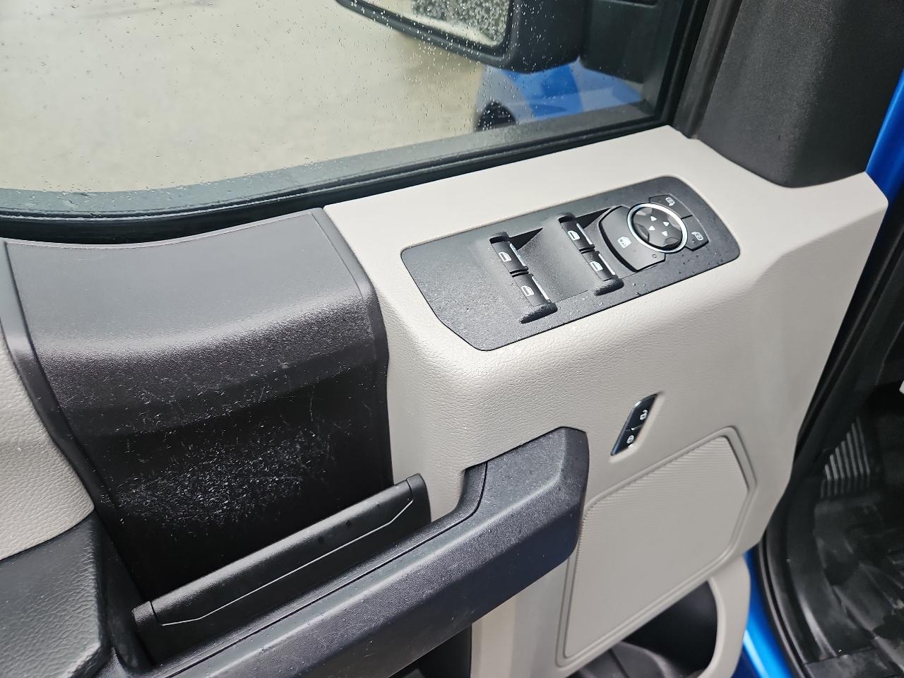 Ford F-150 2WD Reg Cab 141" XLT 2016
