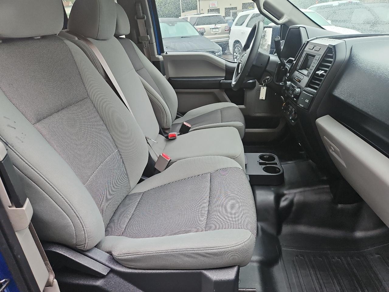Ford F-150 2WD Reg Cab 141" XLT 2016