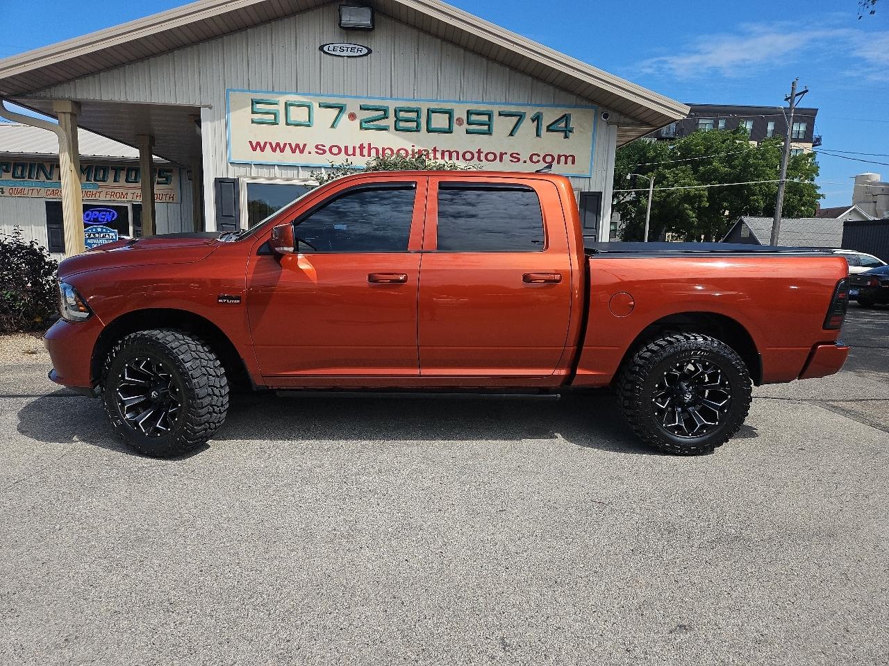RAM 1500 Sport 4x4 Crew Cab 5'7" Box 2017