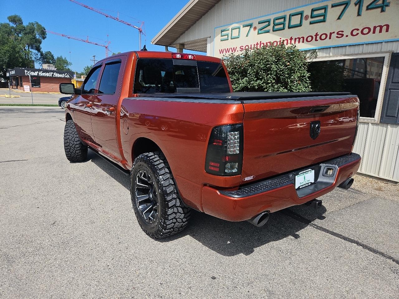RAM 1500 Sport 4x4 Crew Cab 5'7" Box 2017
