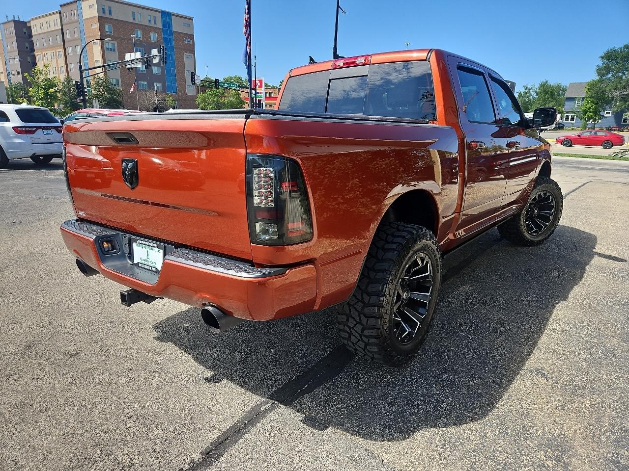 RAM 1500 Sport 4x4 Crew Cab 5'7" Box 2017