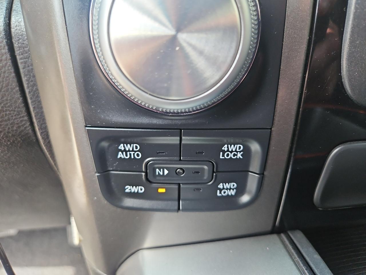 RAM 1500 Sport 4x4 Crew Cab 5'7" Box 2017