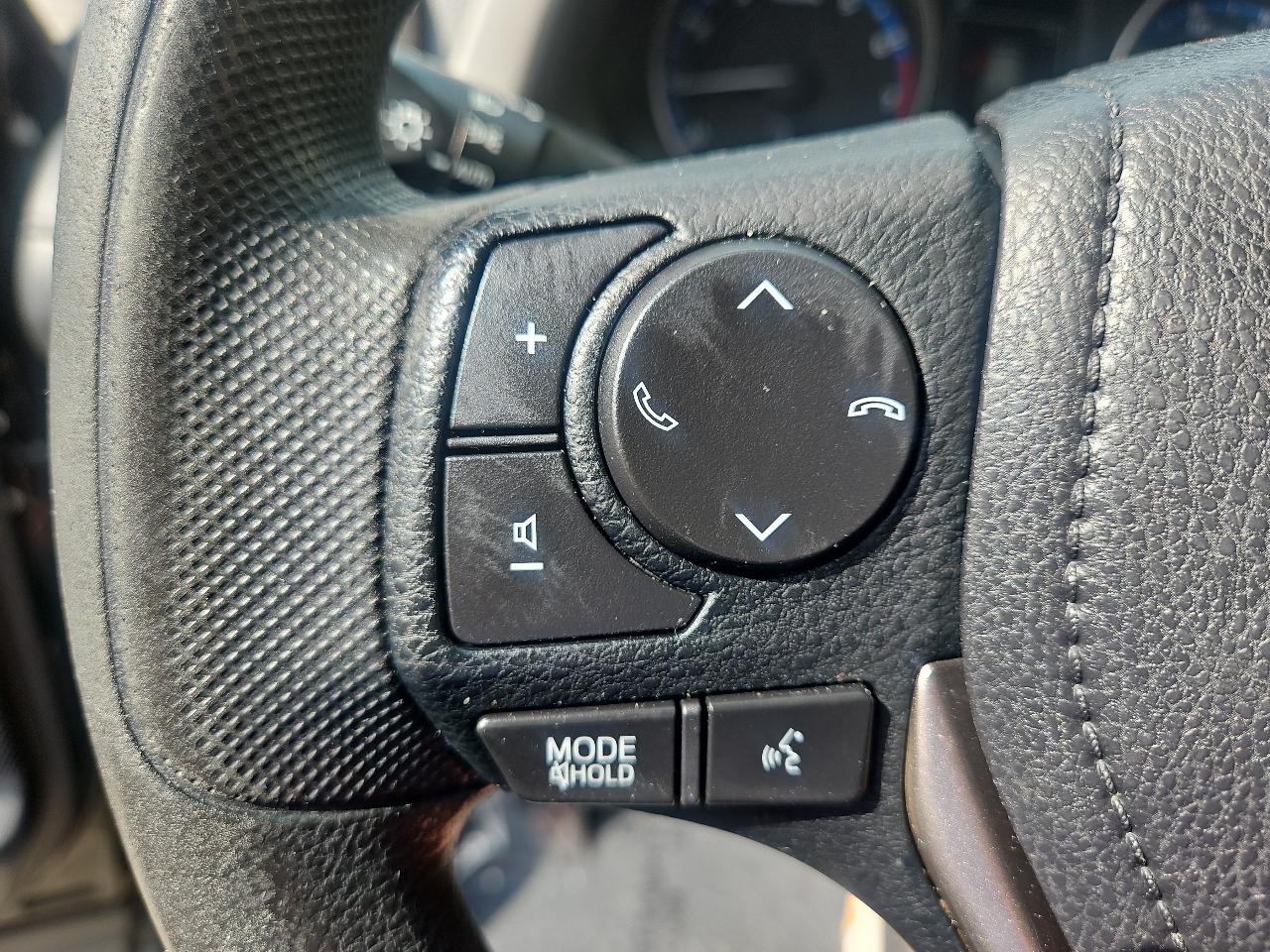 Toyota RAV4 LE AWD (Natl) 2018