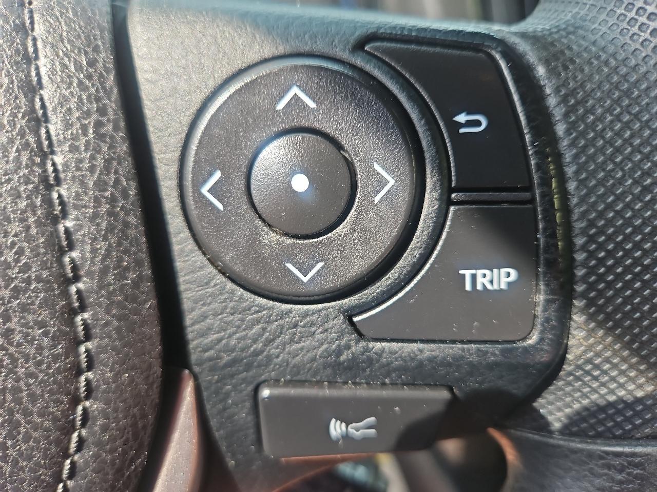 Toyota RAV4 LE AWD (Natl) 2018