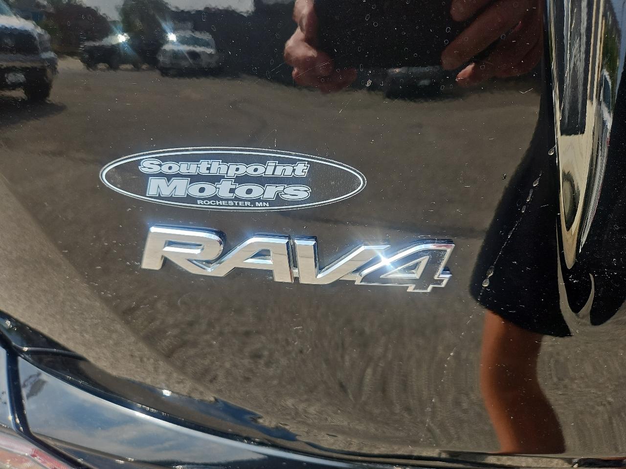 Toyota RAV4 LE AWD (Natl) 2018