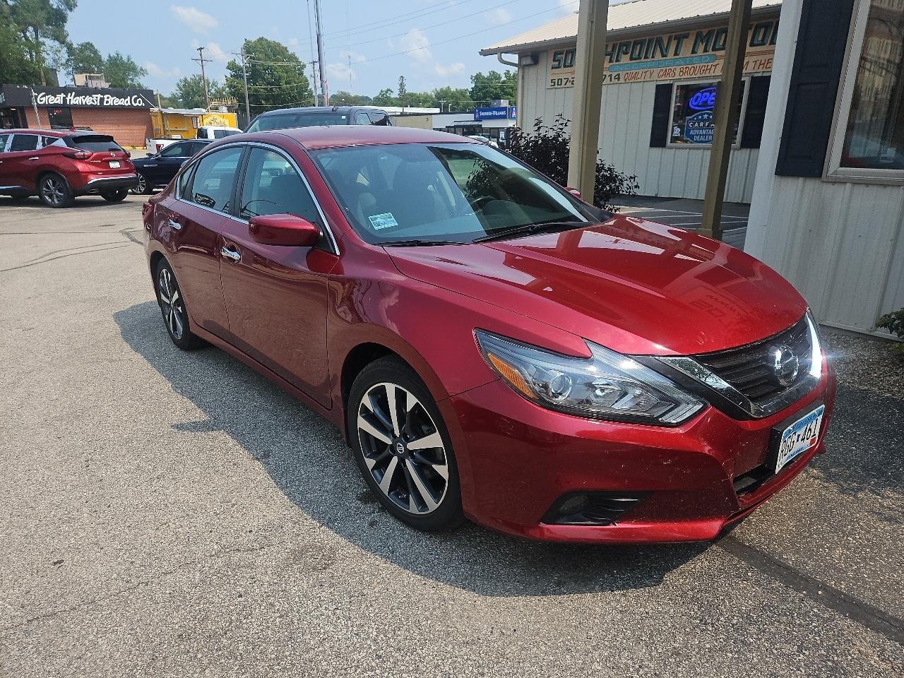 Nissan Altima 2.5 SR Sedan 2017