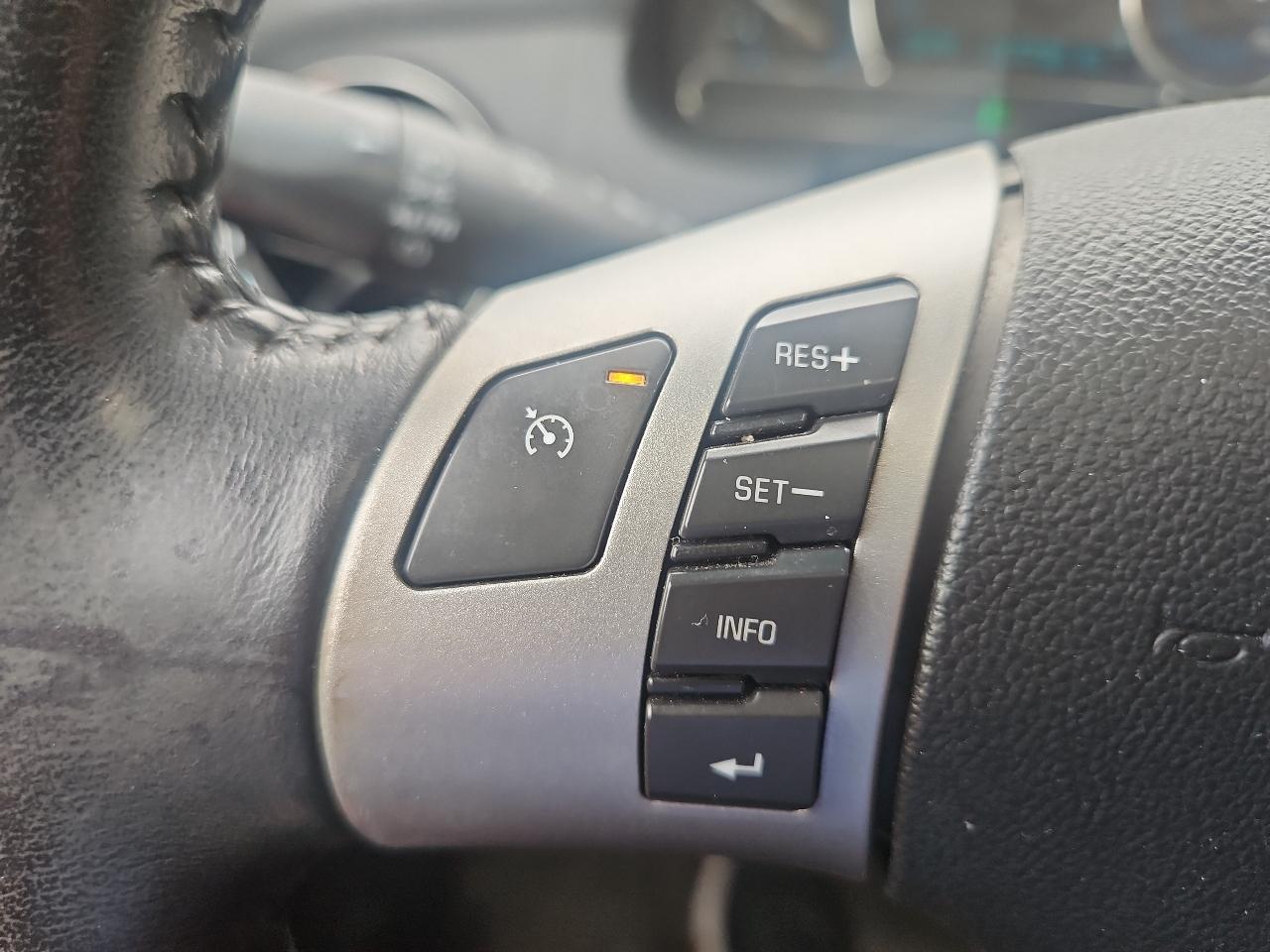 Chevrolet HHR FWD 4dr LT w/2LT 2011