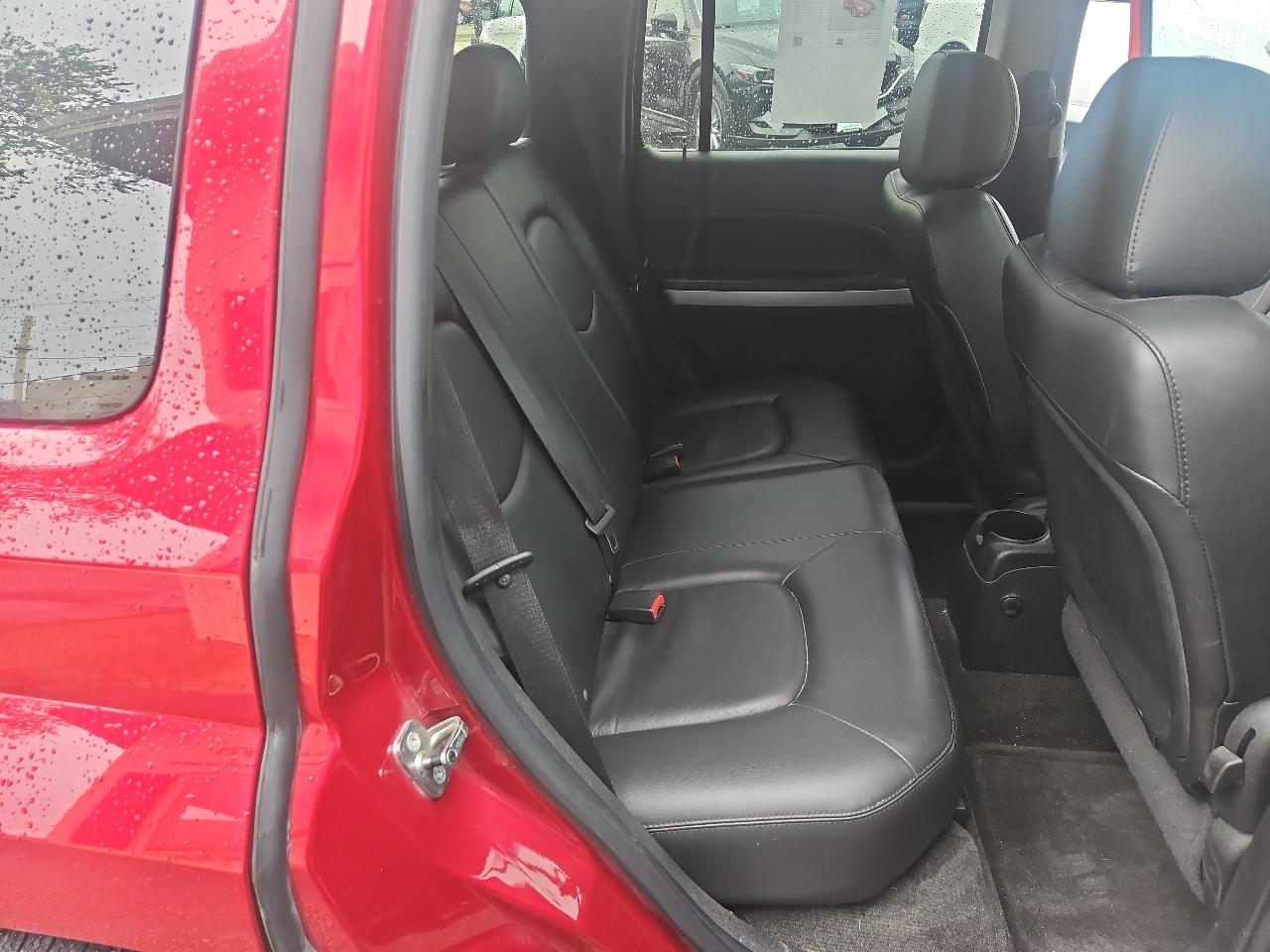 Chevrolet HHR FWD 4dr LT w/2LT 2011
