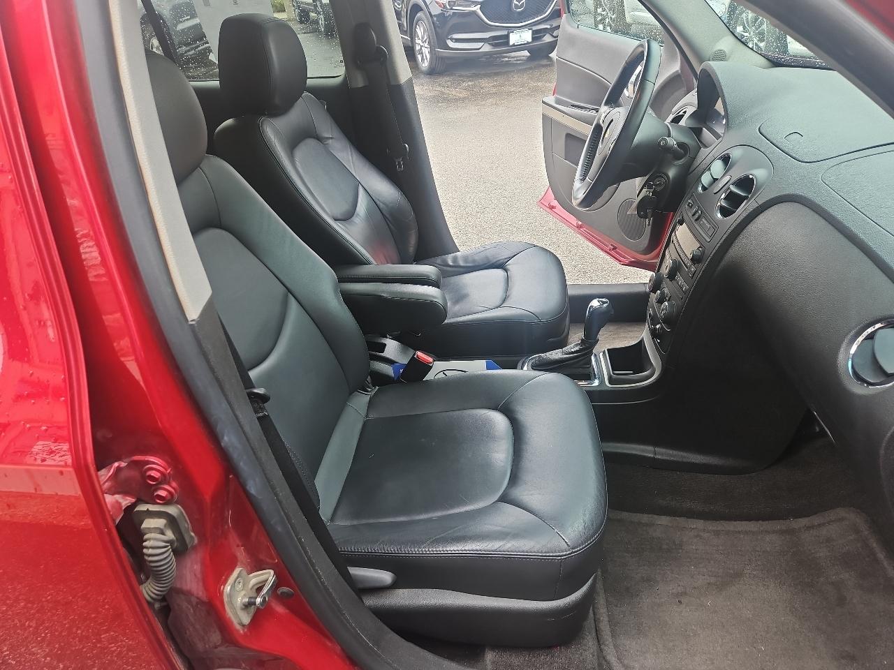 Chevrolet HHR FWD 4dr LT w/2LT 2011
