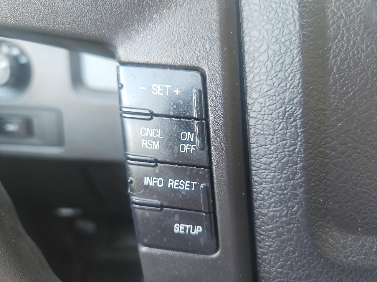 Ford F-150 4WD Reg Cab 126" STX 2013