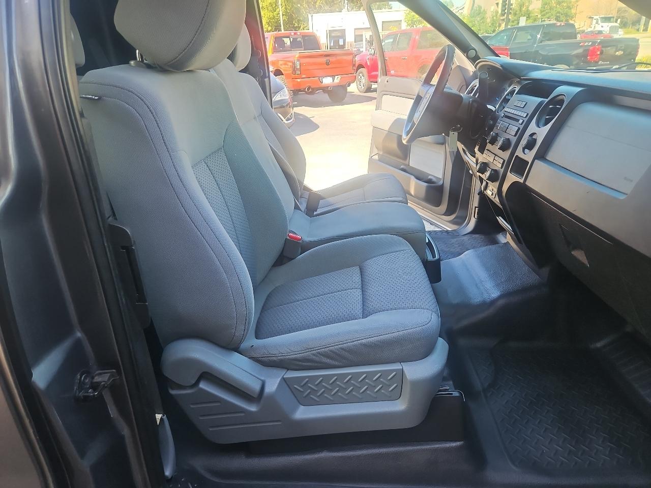 Ford F-150 4WD Reg Cab 126" STX 2013