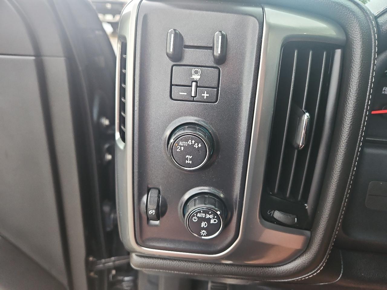 Chevrolet Silverado 1500 4WD Crew Cab 143.5" LTZ w/1LZ 2017