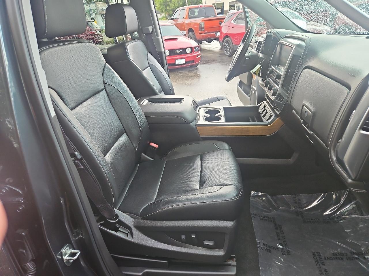 Chevrolet Silverado 1500 4WD Crew Cab 143.5" LTZ w/1LZ 2017