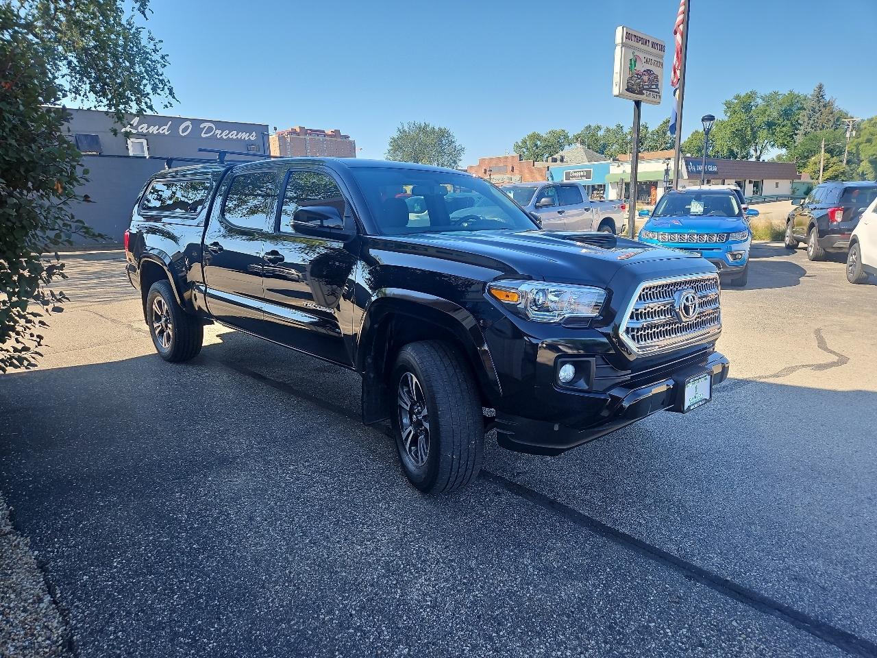 Toyota Tacoma TRD Off Road Double Cab 6' Bed V6 4x4 AT (Natl) 2017