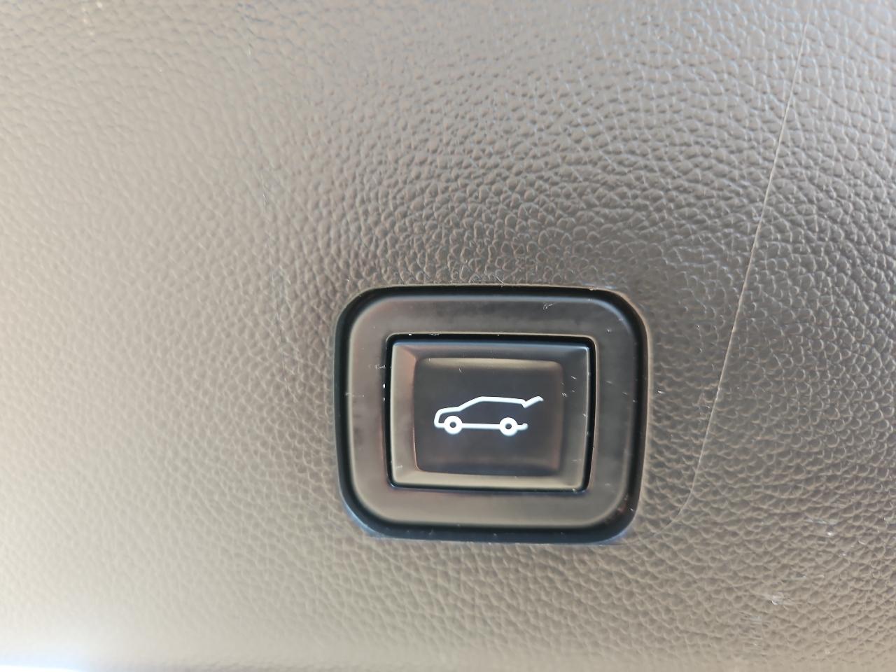 Chevrolet Traverse AWD 4dr RS 2021