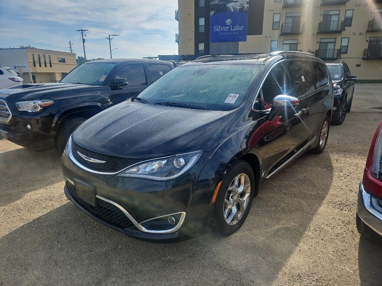 2017 Chrysler Pacifica Limited FWD