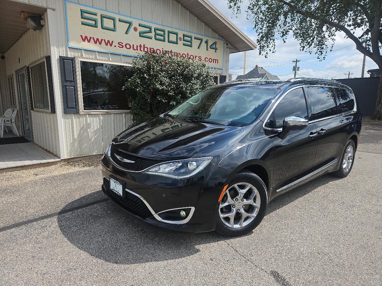 2017 Chrysler Pacifica Limited FWD