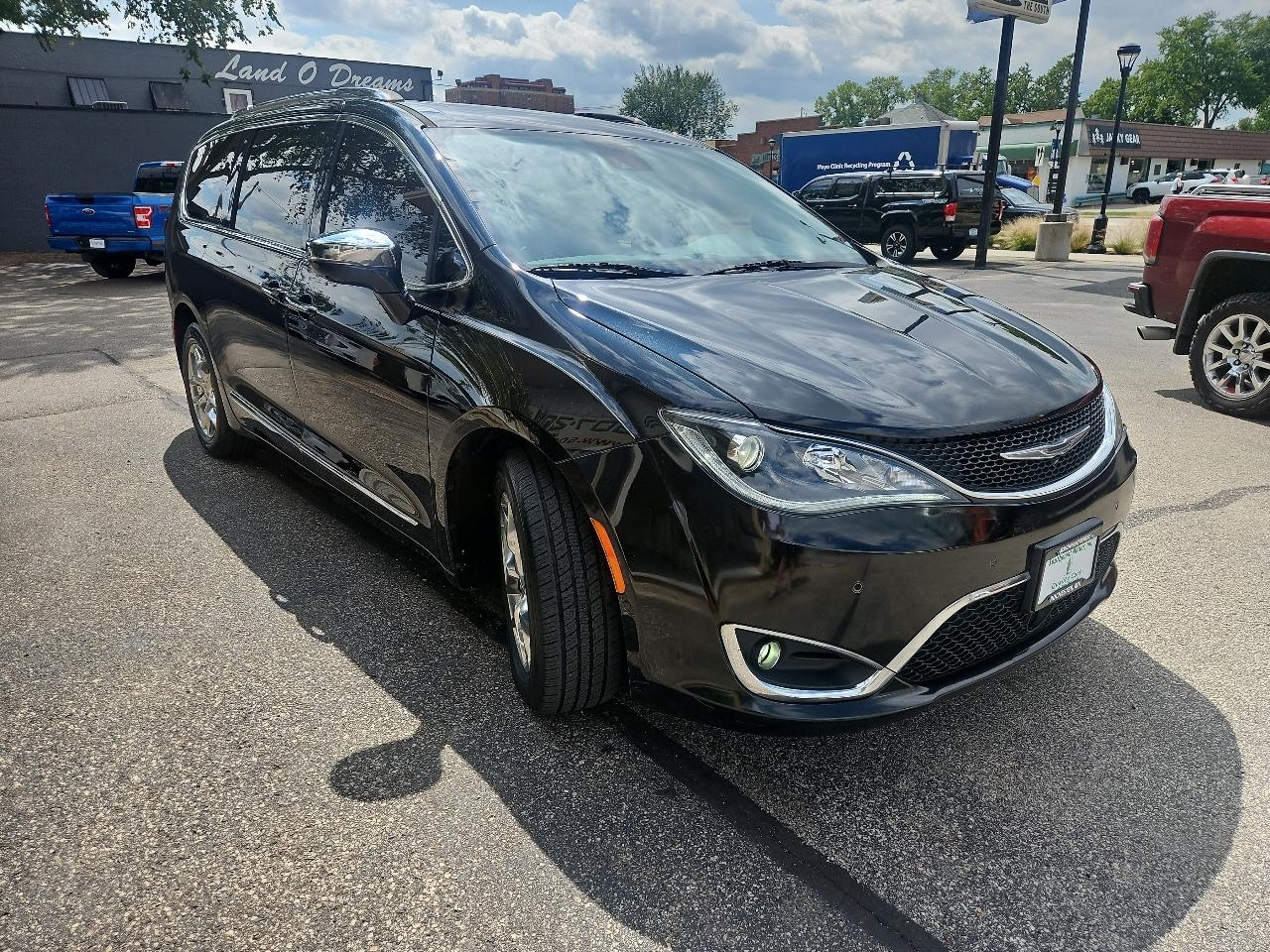 Chrysler Pacifica Limited FWD 2017