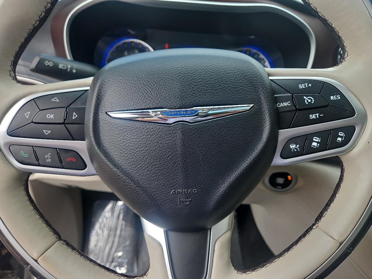 Chrysler Pacifica Limited FWD 2017