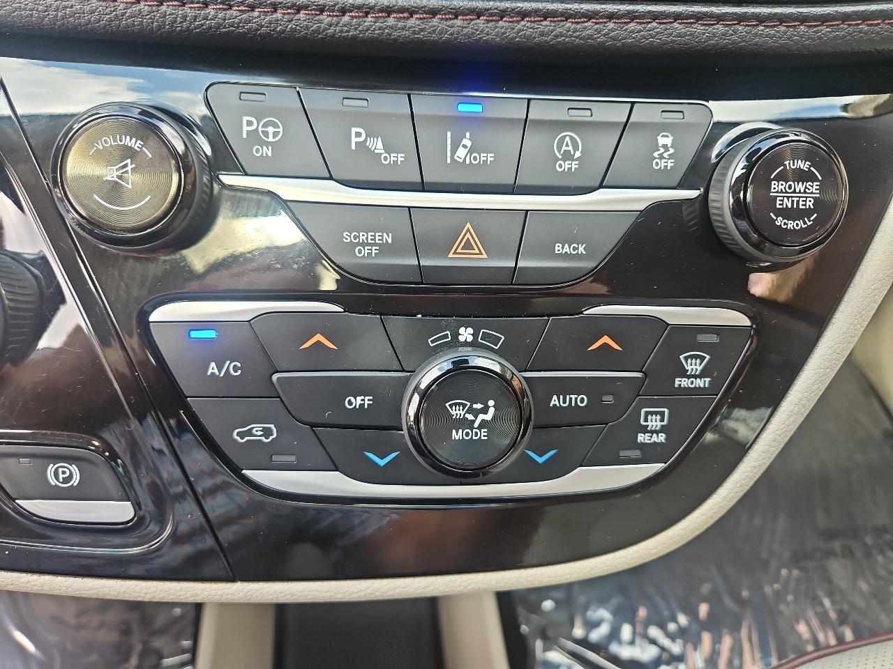 Chrysler Pacifica Limited FWD 2017