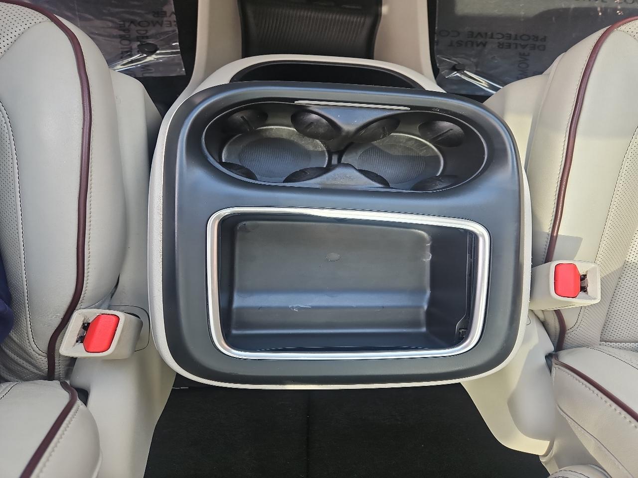 Chrysler Pacifica Limited FWD 2017