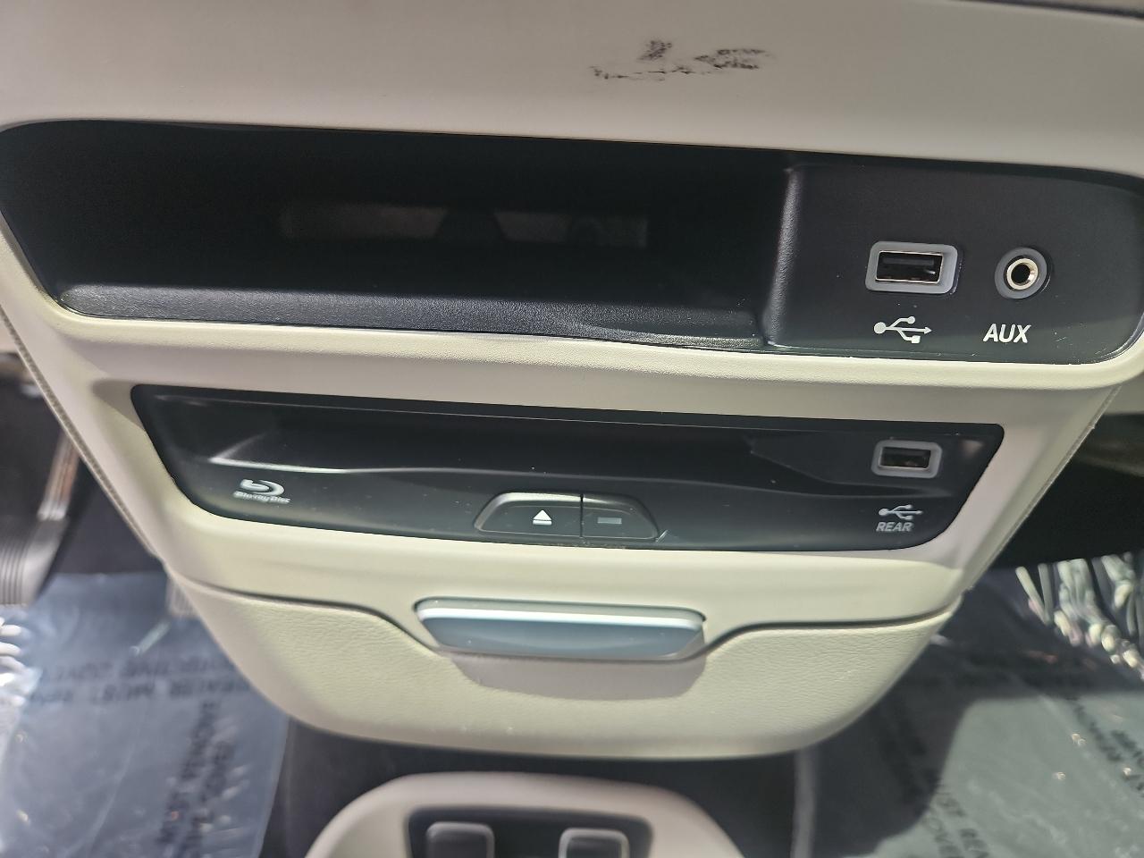 Chrysler Pacifica Limited FWD 2017
