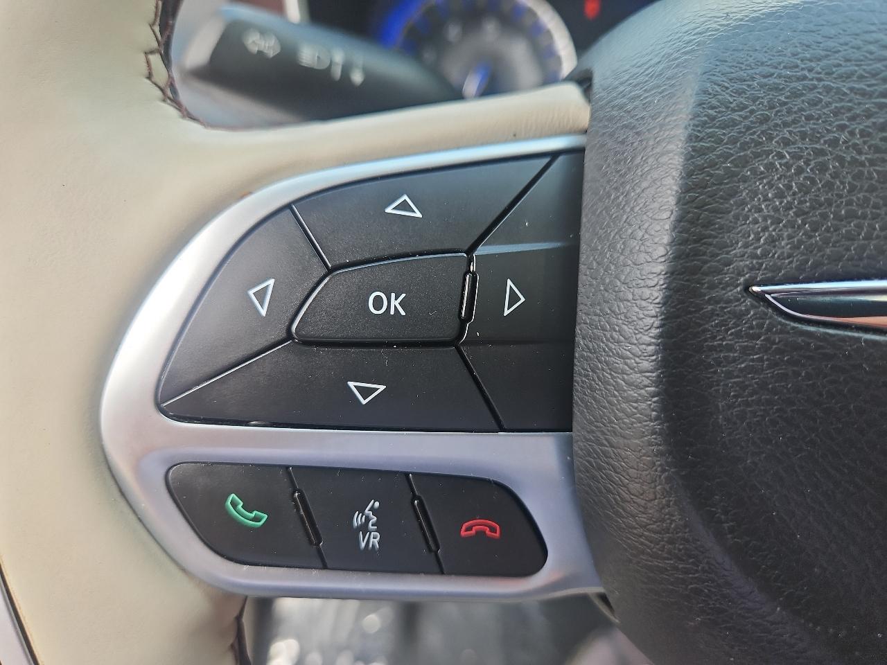 Chrysler Pacifica Limited FWD 2017
