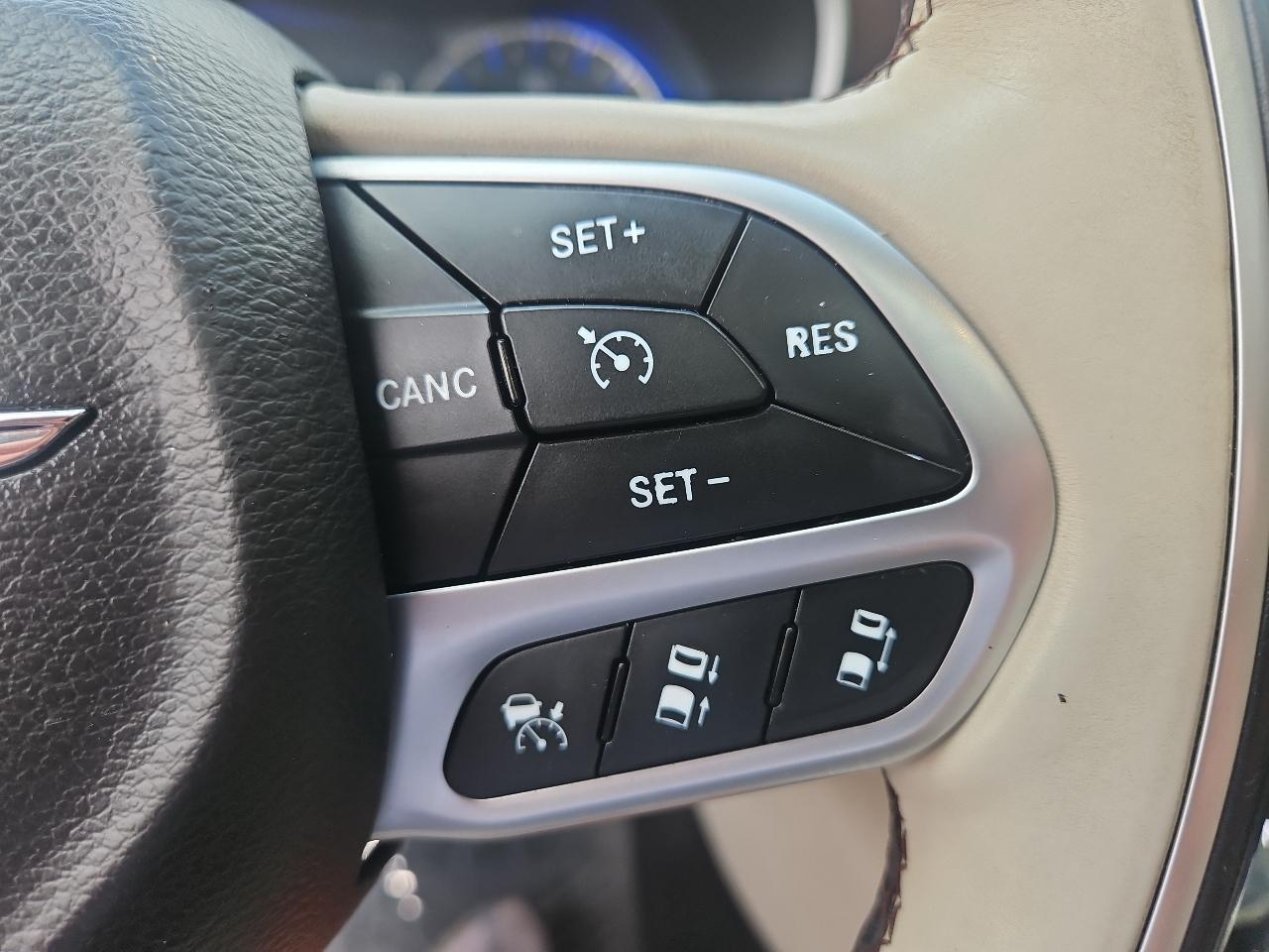 Chrysler Pacifica Limited FWD 2017