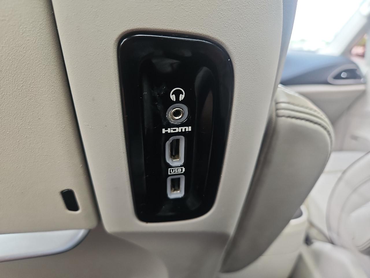Chrysler Pacifica Limited FWD 2017