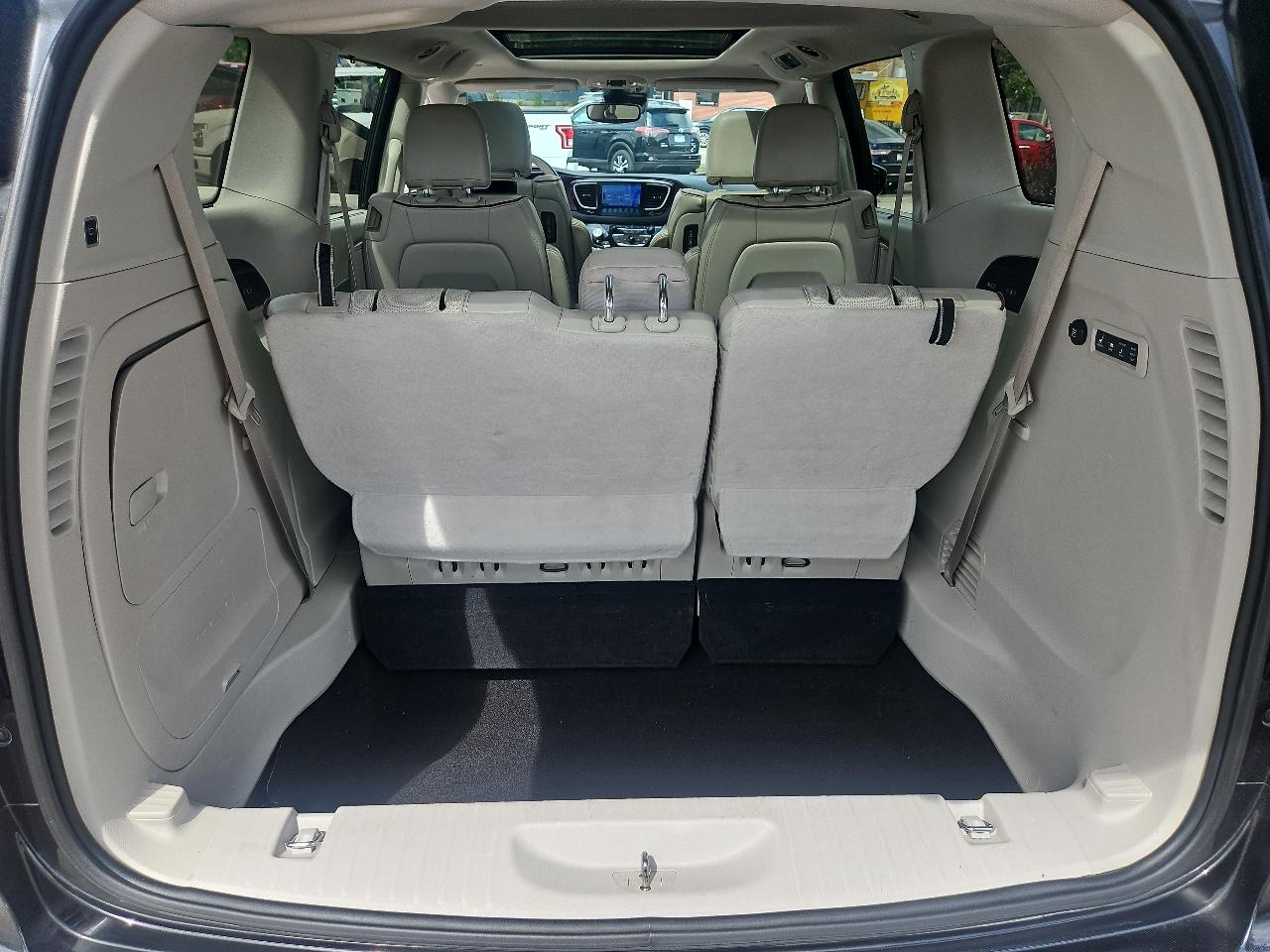Chrysler Pacifica Limited FWD 2017