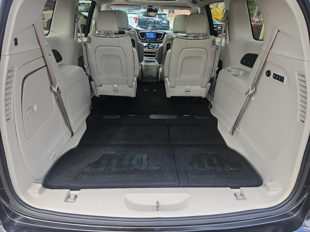 Chrysler Pacifica Limited FWD 2017
