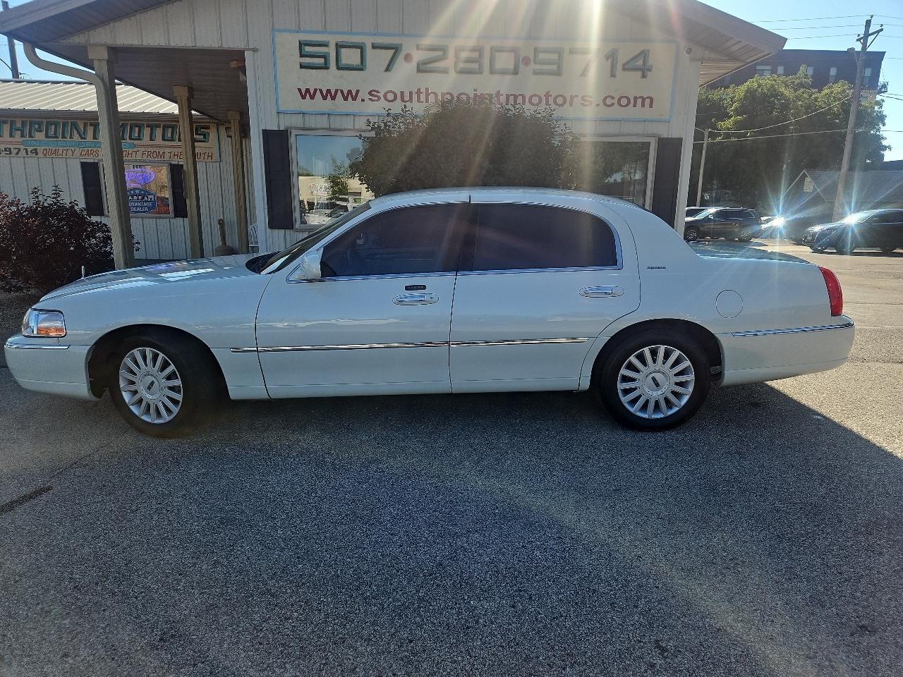 Lincoln Town Car 4dr Sdn Signature 2005