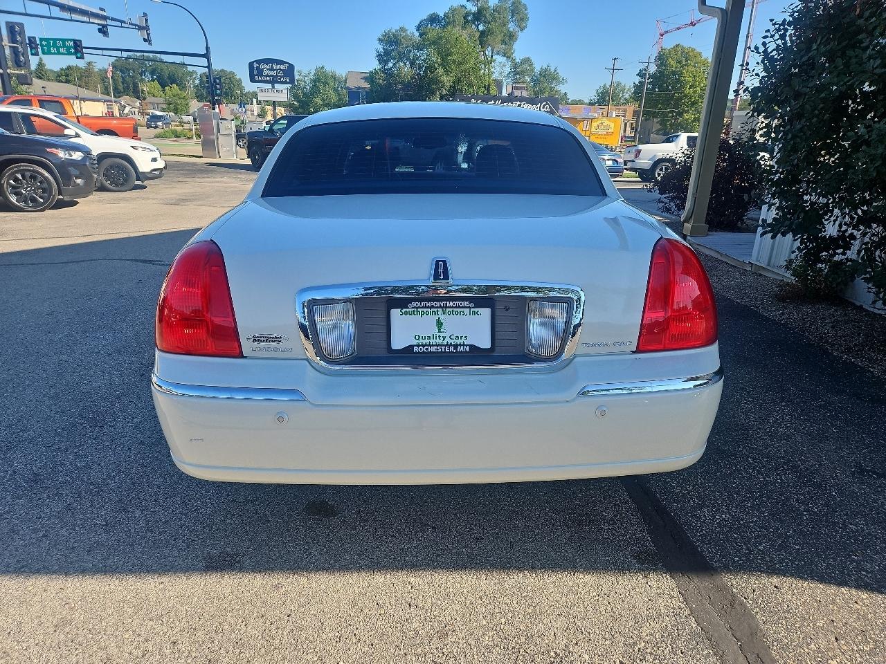 Lincoln Town Car 4dr Sdn Signature 2005