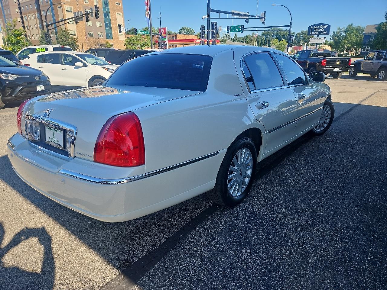 Lincoln Town Car 4dr Sdn Signature 2005