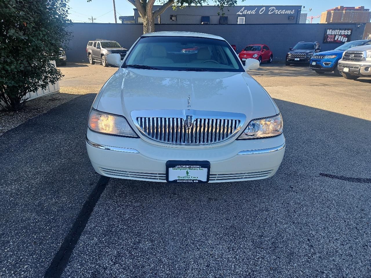 Lincoln Town Car 4dr Sdn Signature 2005