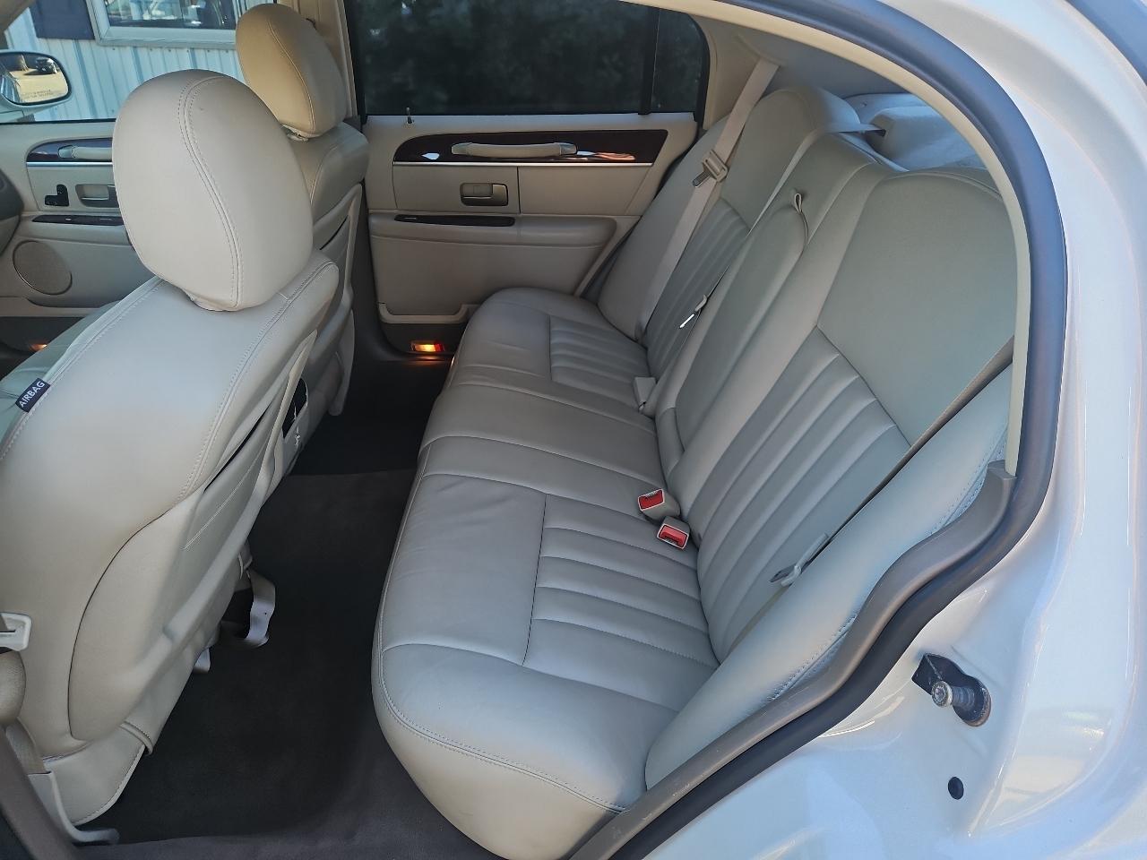Lincoln Town Car 4dr Sdn Signature 2005